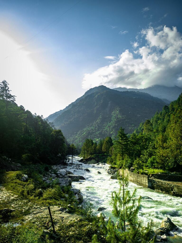 Tirthan Valley – hidden place near Delhi for weekend trips